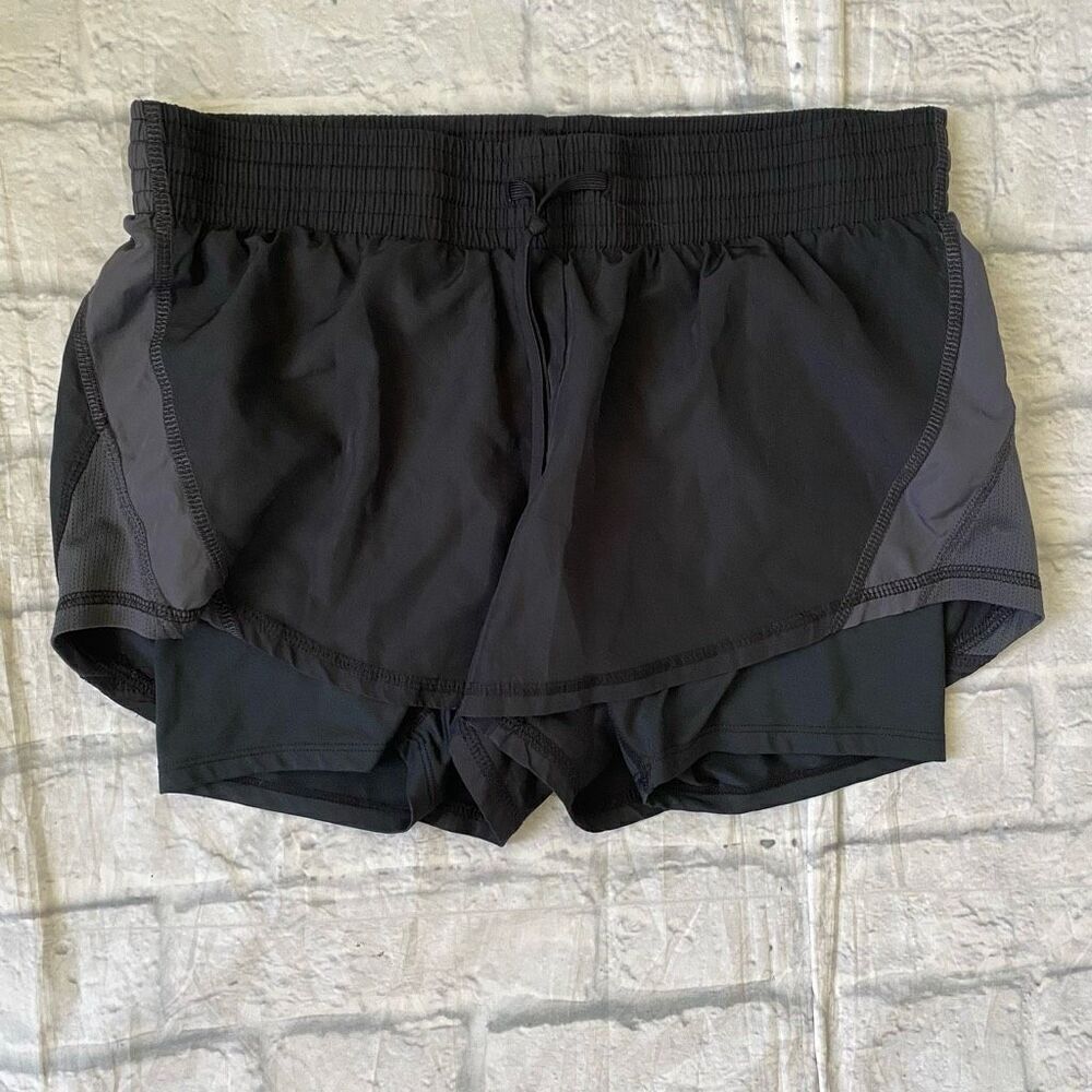 Champion women S pull on athletic duel shorts w/spandex bottoms & loose outer